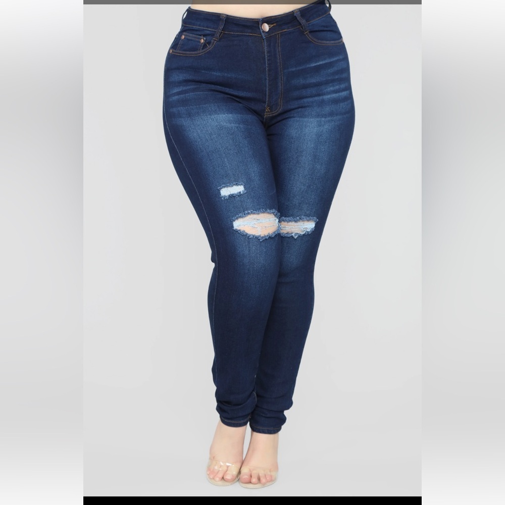 🟠NWT Plus Distressed Skinny Jeans 2X